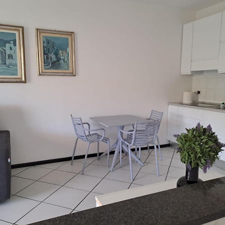 Appartamenti Residence Il Porto 13 E 16 阿祖罗港 外观 照片