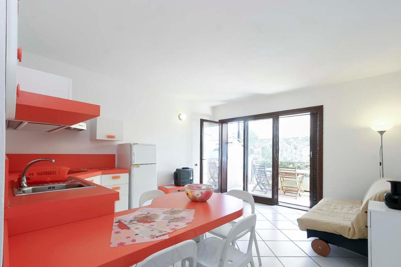 Appartamenti Residence Il Porto 13 E 16 阿祖罗港 外观 照片