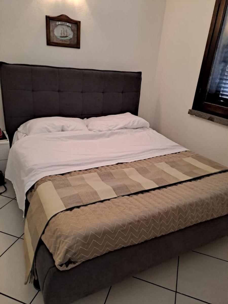 Appartamenti Residence Il Porto 13 E 16 阿祖罗港 外观 照片