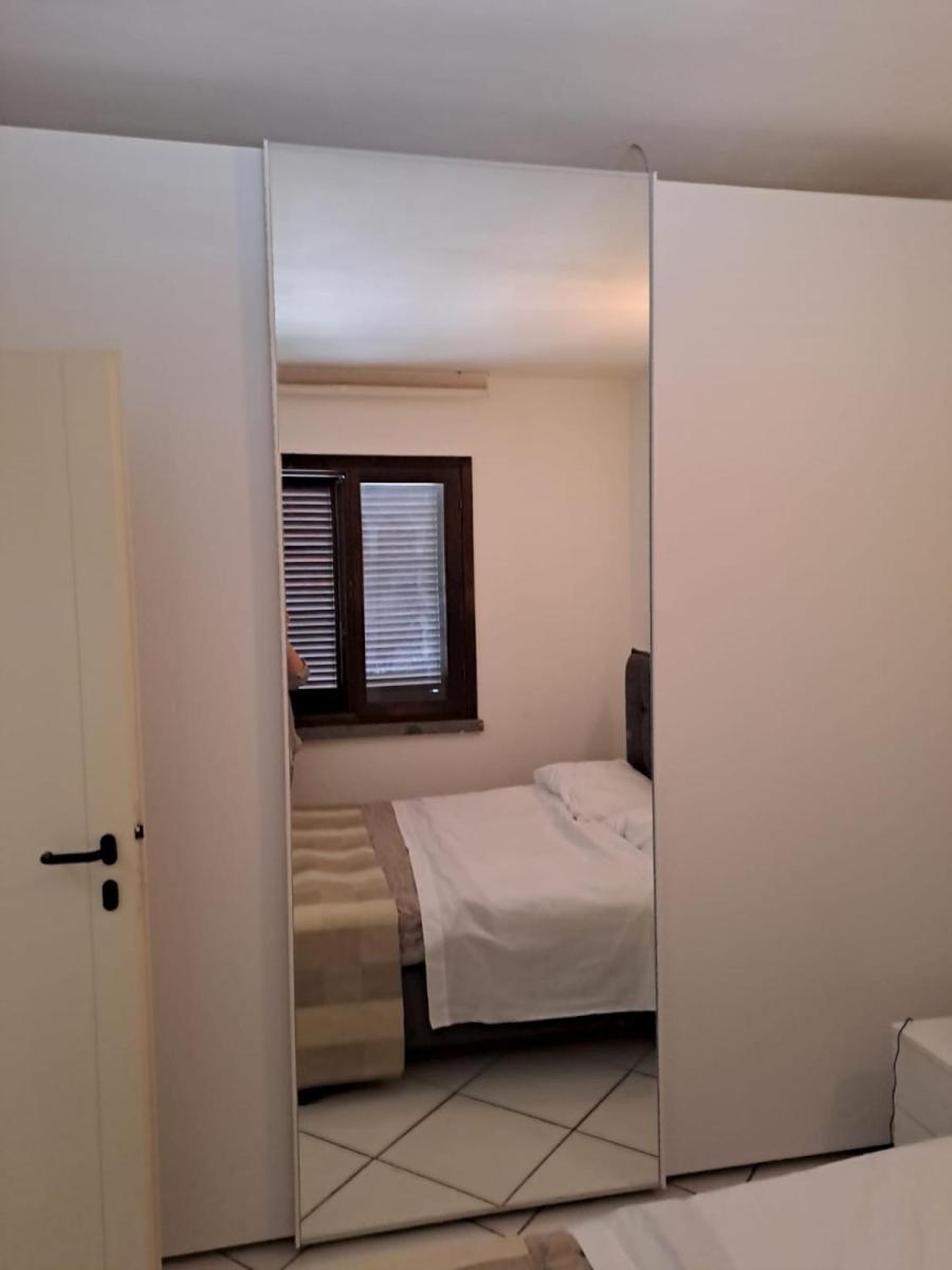 Appartamenti Residence Il Porto 13 E 16 阿祖罗港 外观 照片